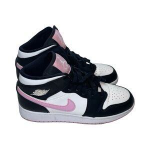 Air Jordan 1 Mid ‘White Light Arctic Pink size 5.5 youth